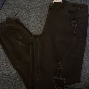 Black Distressed Woman’s Jeans